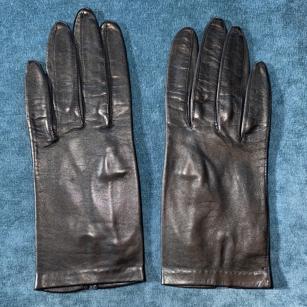 Elegant Black Leather Gloves
